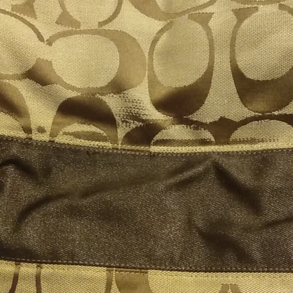 Coach Tote/ Hand bag. - Picture 3 of 8